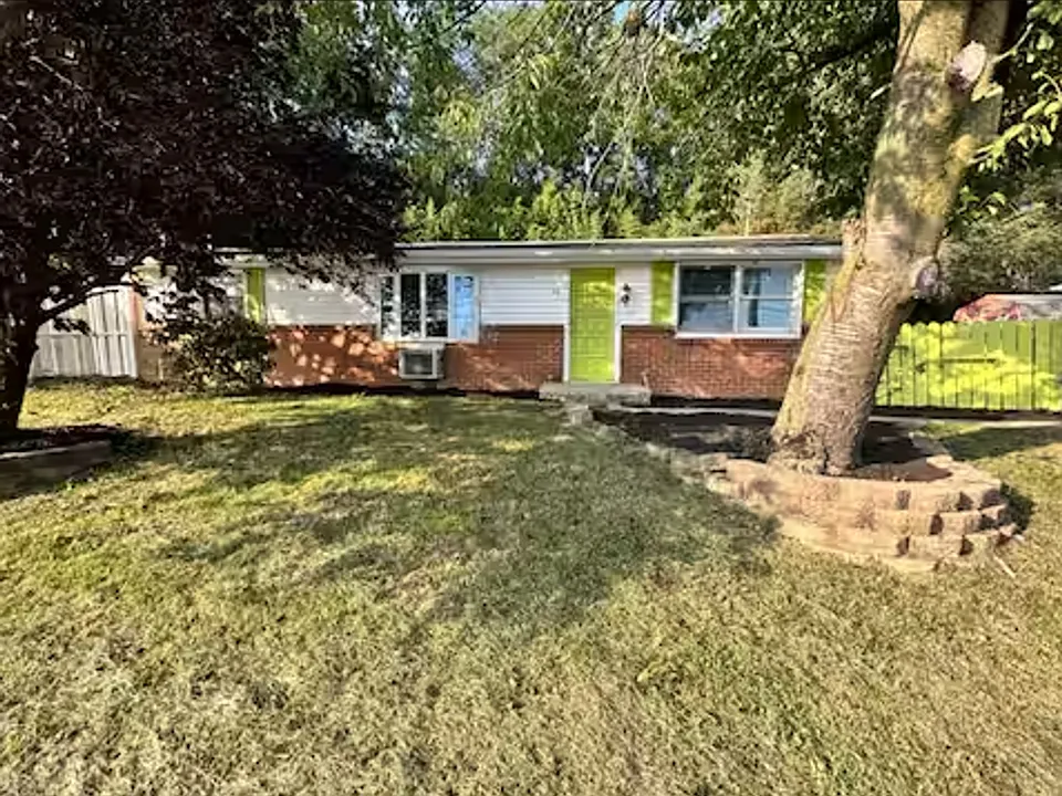 15 W Newport Rd