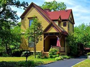 160 Fairbank Rd, Riverside, IL 60546