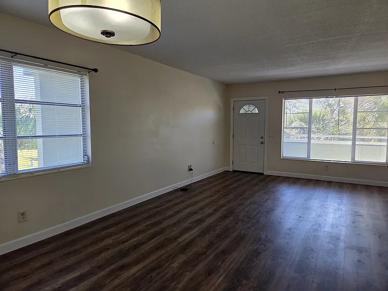 2448 Columbia Dr #72 — Photo 7