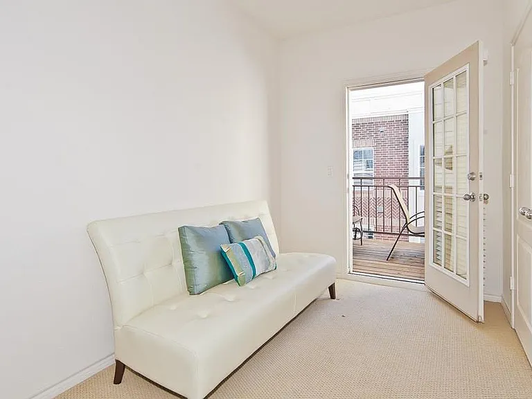 4419 Buena Vista St #2 — Photo 10