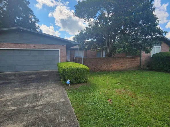 6704 White Oak Dr, Pensacola, FL 32503