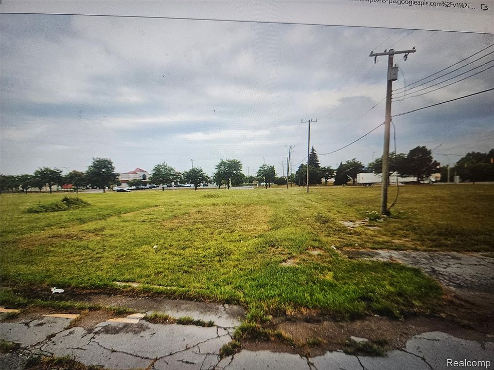 2nd image of 11400 E Jefferson Ave