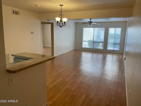 4th image of 3828 N 32nd St Unit 123