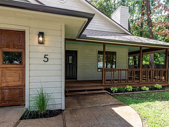 2nd image of 5 Brecknock Dr