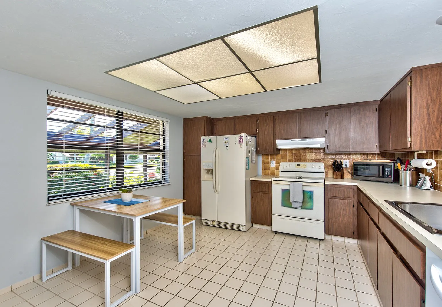 2 bed, 2.0 bath, 1222 sqft, $2,500 — Photo 3