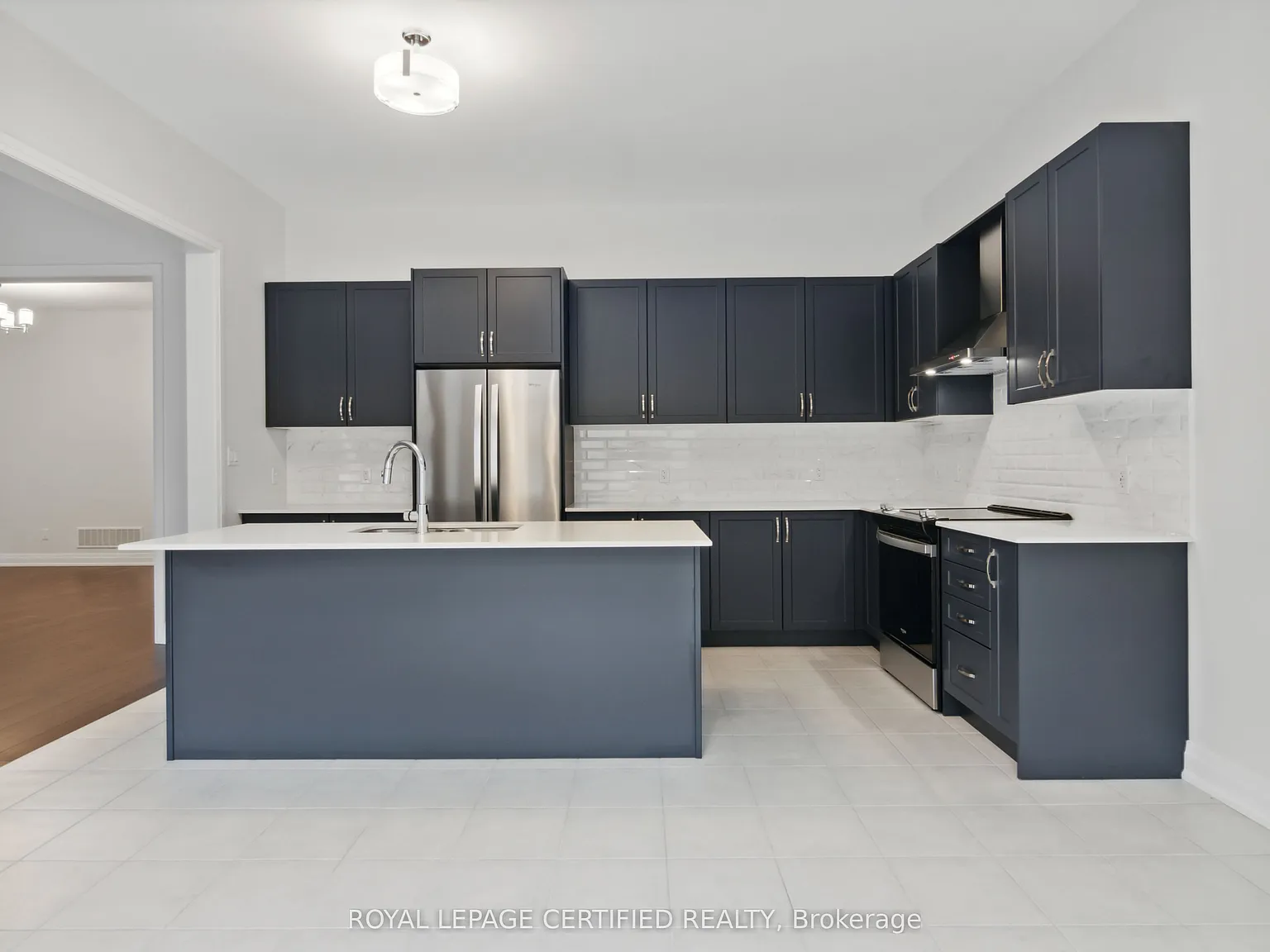 4 bed, $3,200 — Photo 1