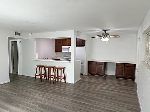 300 Bayou Blvd Photo 1