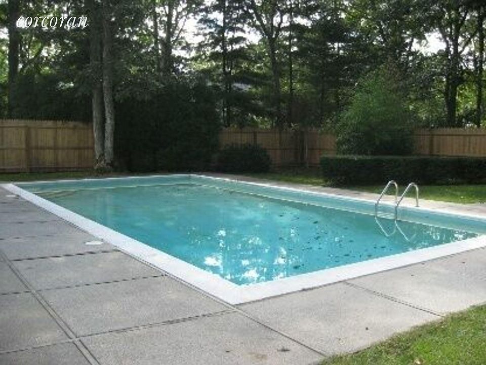 2nd image of 17 Woodland Way