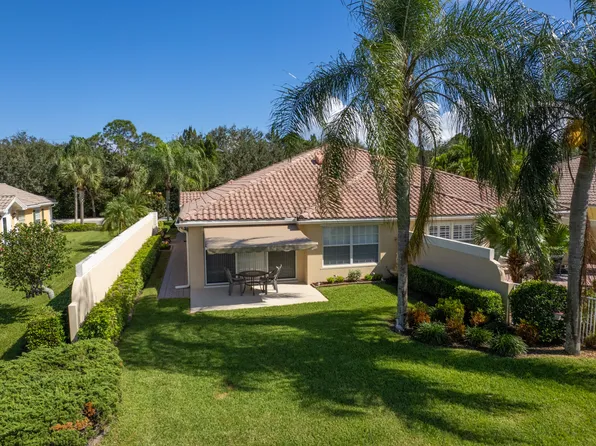 5023 Magnolia Bay Circle, Palm Beach Gardens, FL 33418