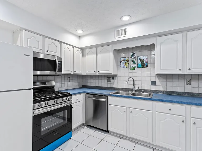 10331 Shelbyville Rd — Photo 16