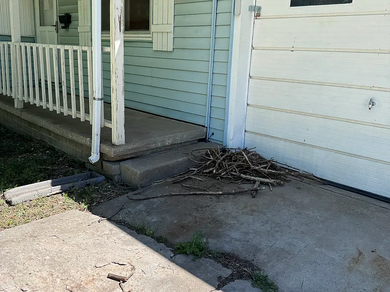 810 N C St — Photo 2