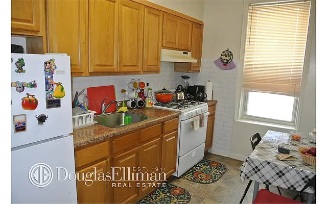 Rented by Douglas Elliman | media 11