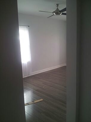 2nd image of 1625 Park Ave