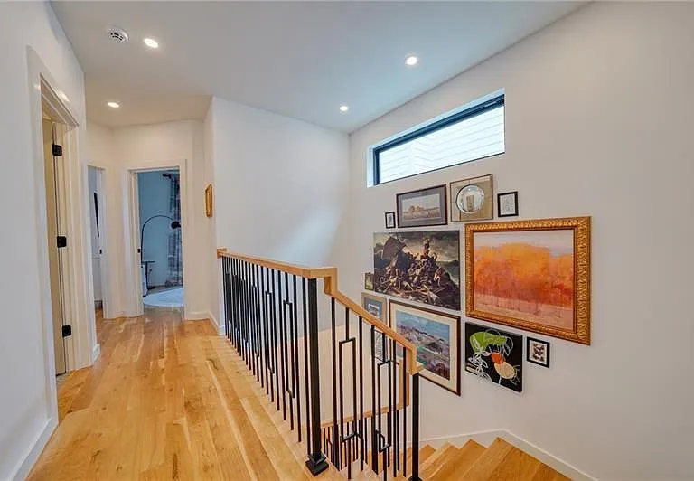 829 Barnett St NE — Photo 16