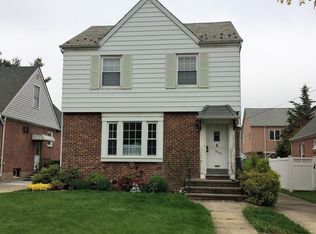 8042 Chevy Chase St, Jamaica, NY 11432