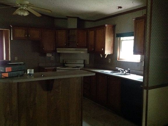 5th image of 605 Crawford Cir