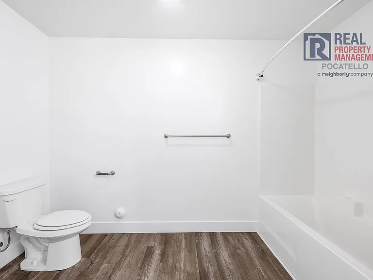 251 W Linden #BLD9 — Photo 12
