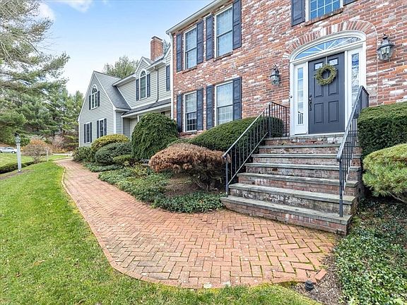 3rd image of 18 Shawnee Rd