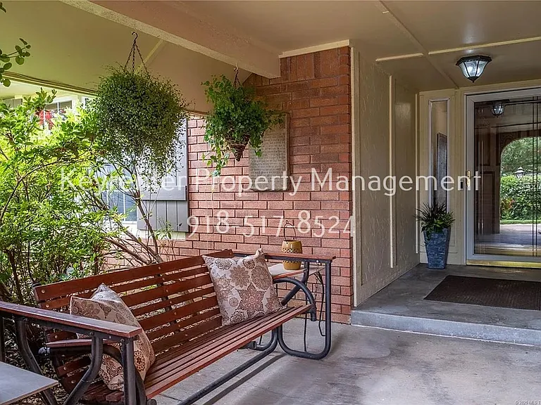 8602 E 109th St — Photo 3