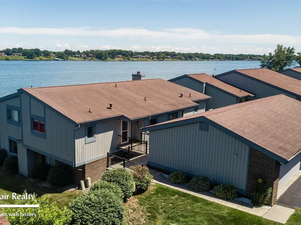 1715 River Rd APT 59, Saint Clair, MI 48079