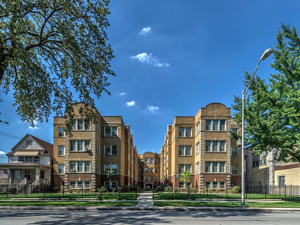 1st image of 18 N Austin Blvd APT 3A