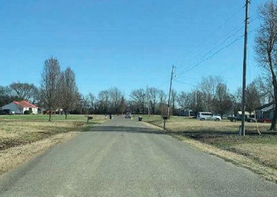 Exterior Neighborhood (street photo)