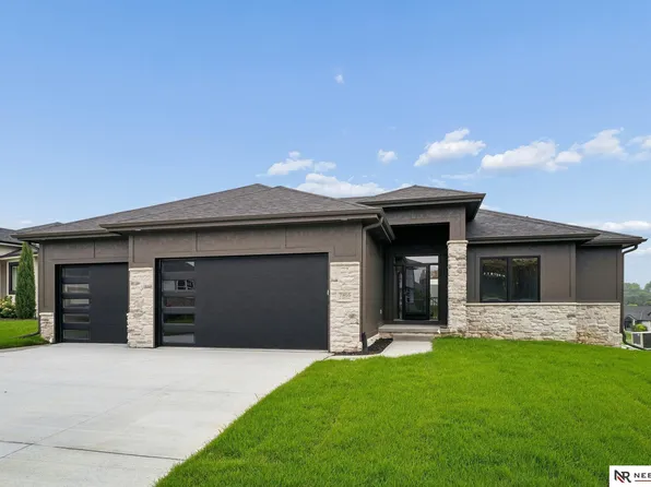 7805 N 167th Ave, Bennington, NE 68007