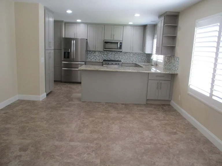 1411 Livingston St — Photo 4