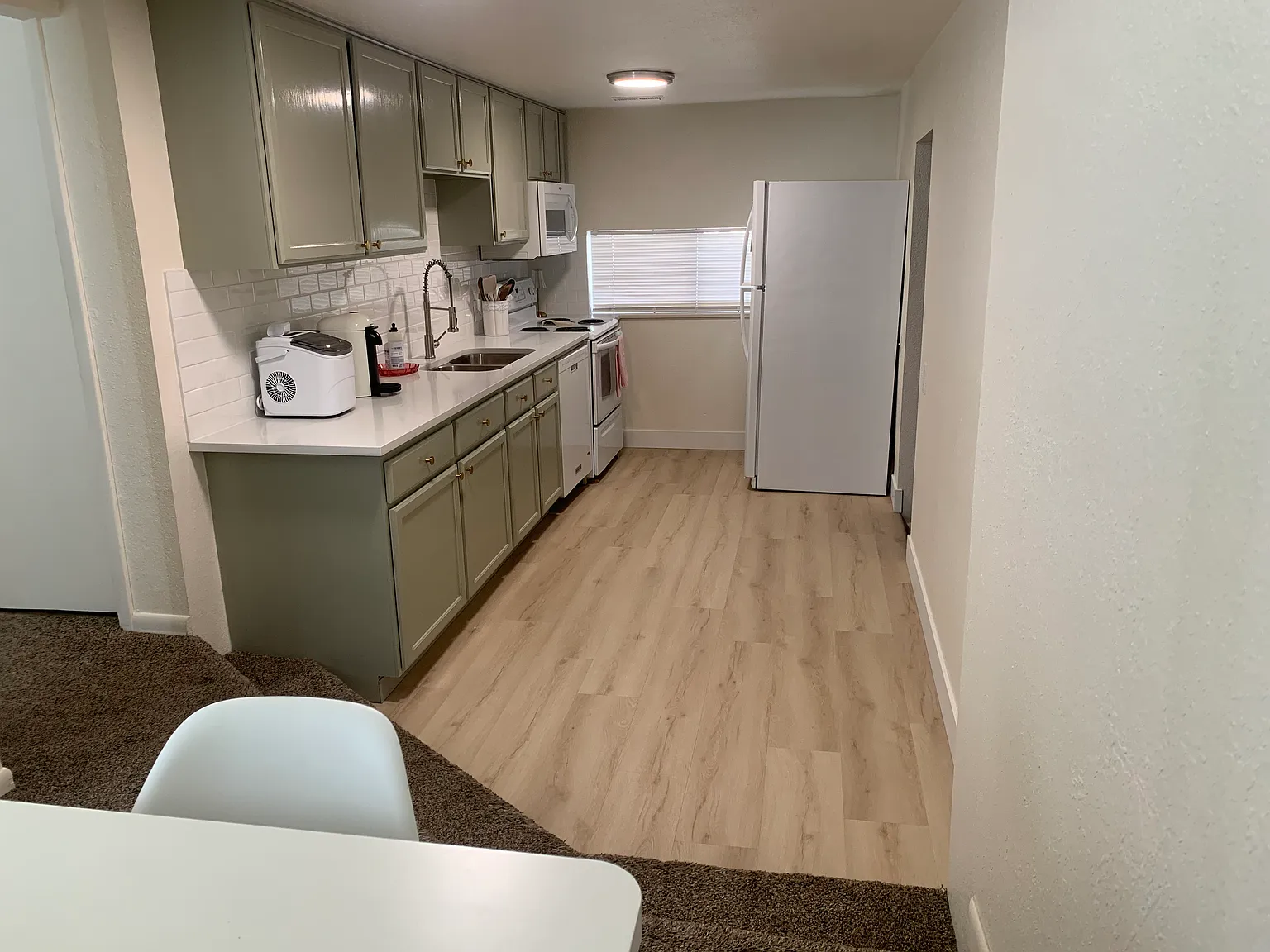 2 bed, 860 sqft, $1,650 — Photo 2