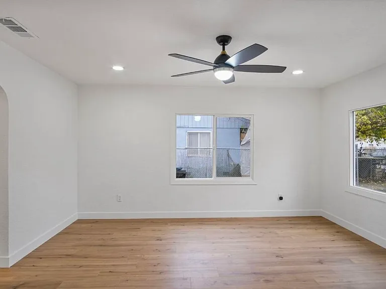 4118 Howard Ave — Photo 7