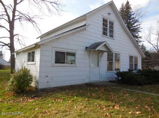 22 S Western Ave, Grant, MI 49327
