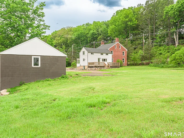 560 Manchester Rd — Photo 37