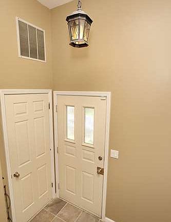 4th image of 22 Canterbury Ln