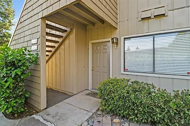 1 bed, 690 sqft, $2,690 — Photo 3