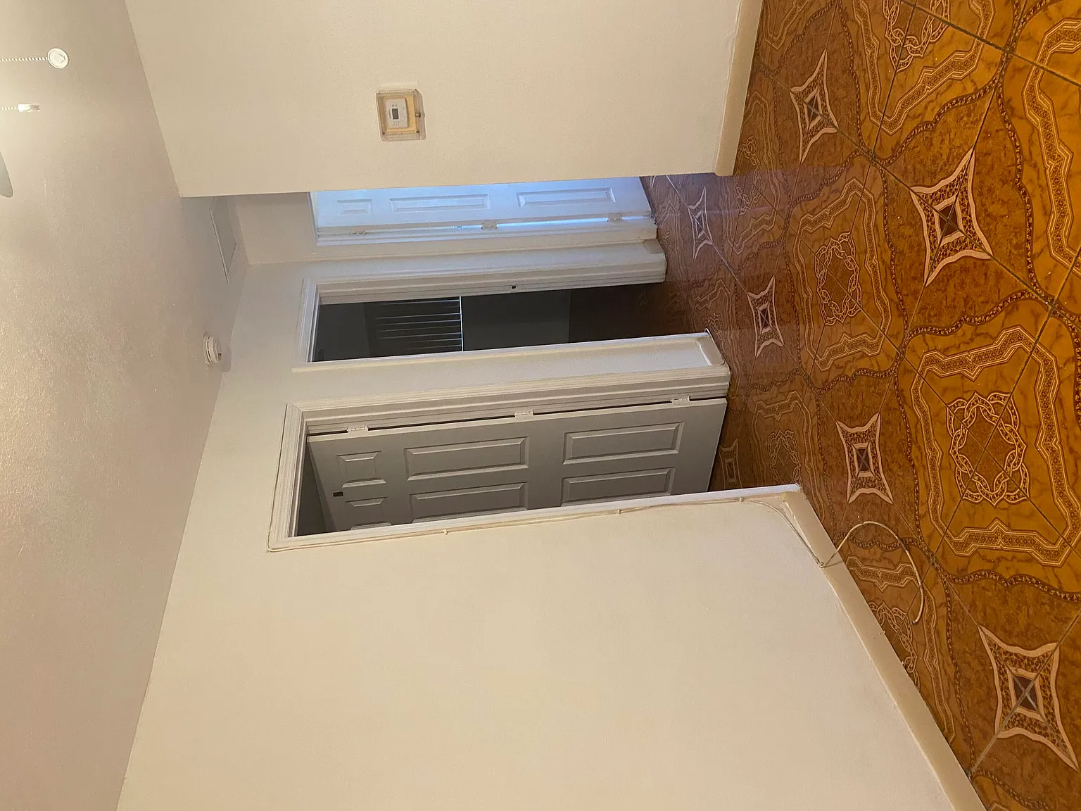 4 bed, 2.0 bath, 2591 sqft, $3,600 — Photo 3