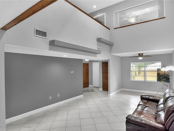3rd image of 1880 Crystal Lake Dr APT 9