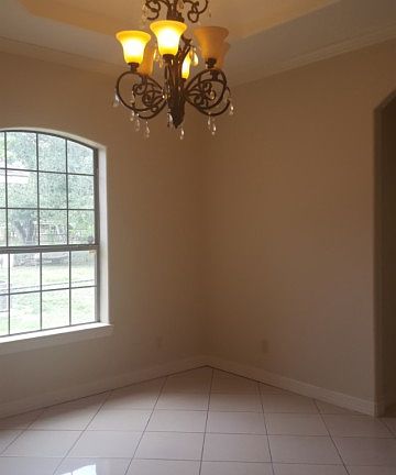 4th image of 1112 Esparanza St