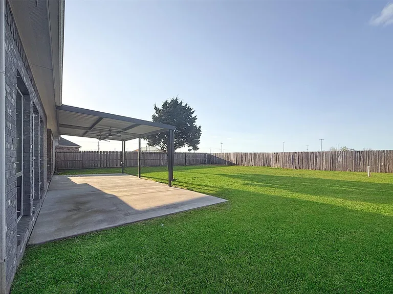 1524 N Blue Bonnet Ln — Photo 7