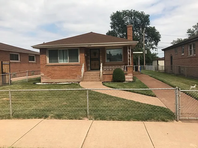 12541 S Michigan Ave photo 1