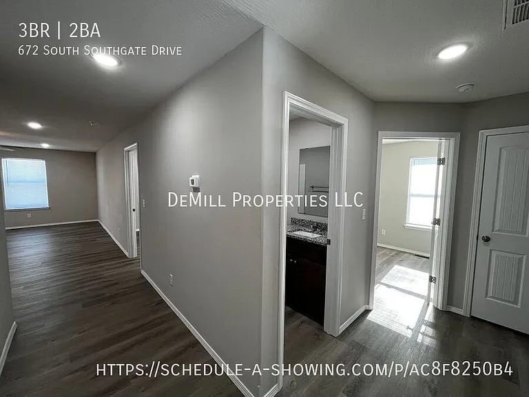 672 S Southgate Dr — Photo 2