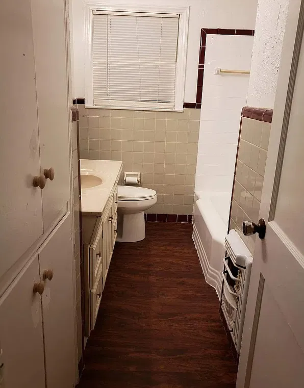 3 bed, 900 sqft, $1,200 — Photo 1