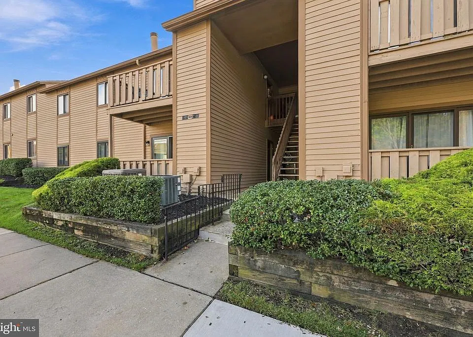 2103 Woodhollow Dr
