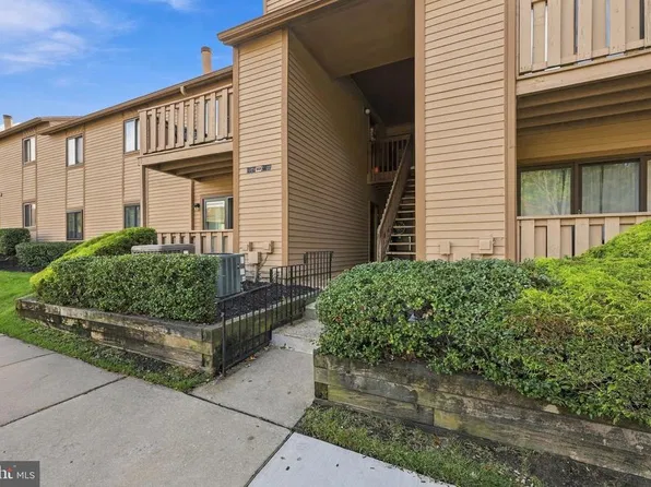 2103 Woodhollow Dr, Marlton, NJ 08053