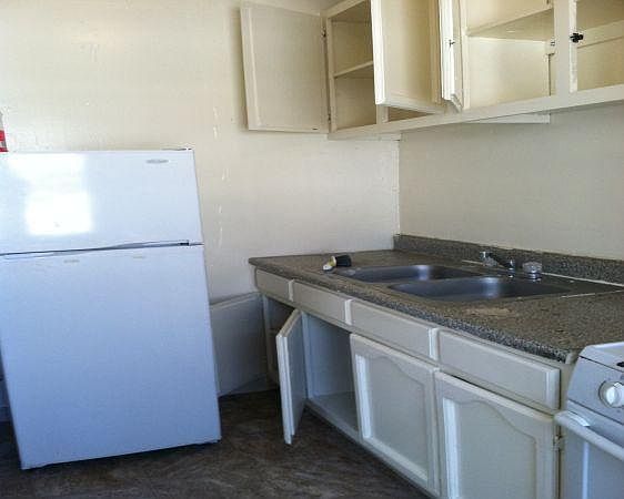 2nd image of 135 S New Hampshire Ave