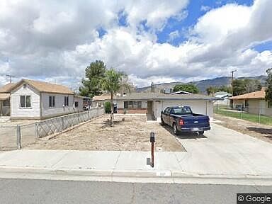 1st image of 431 W 5th St