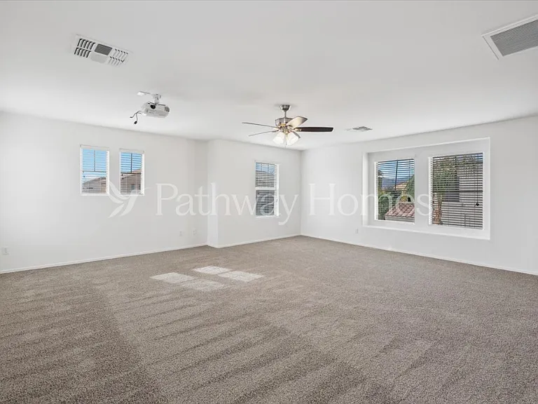 17762 W Watson Ln — Photo 18