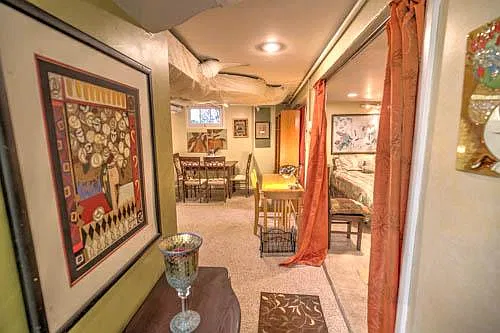 Hallway to kitchen