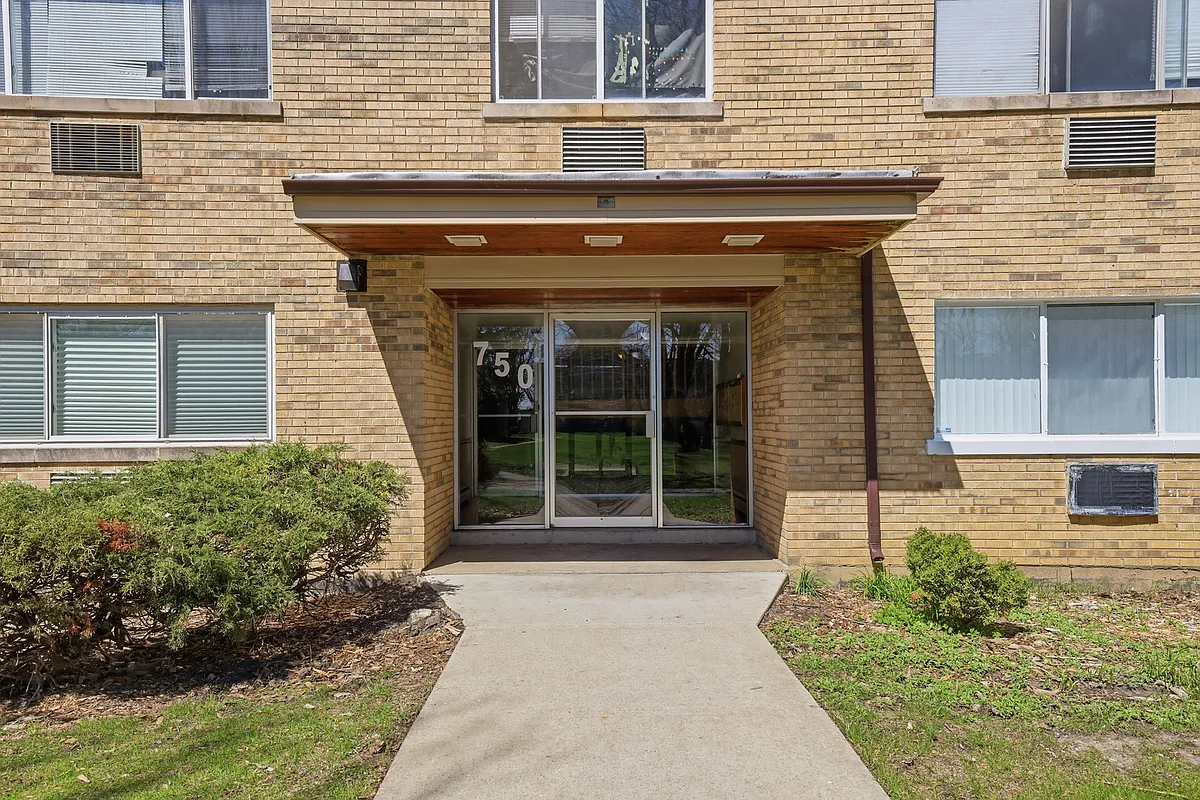Building Photo - 750 Dempster St #CG4