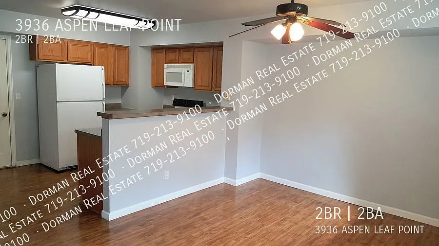 Bright 2-bedroom Townhome off Austin Bluffs & Academy — Photo 4