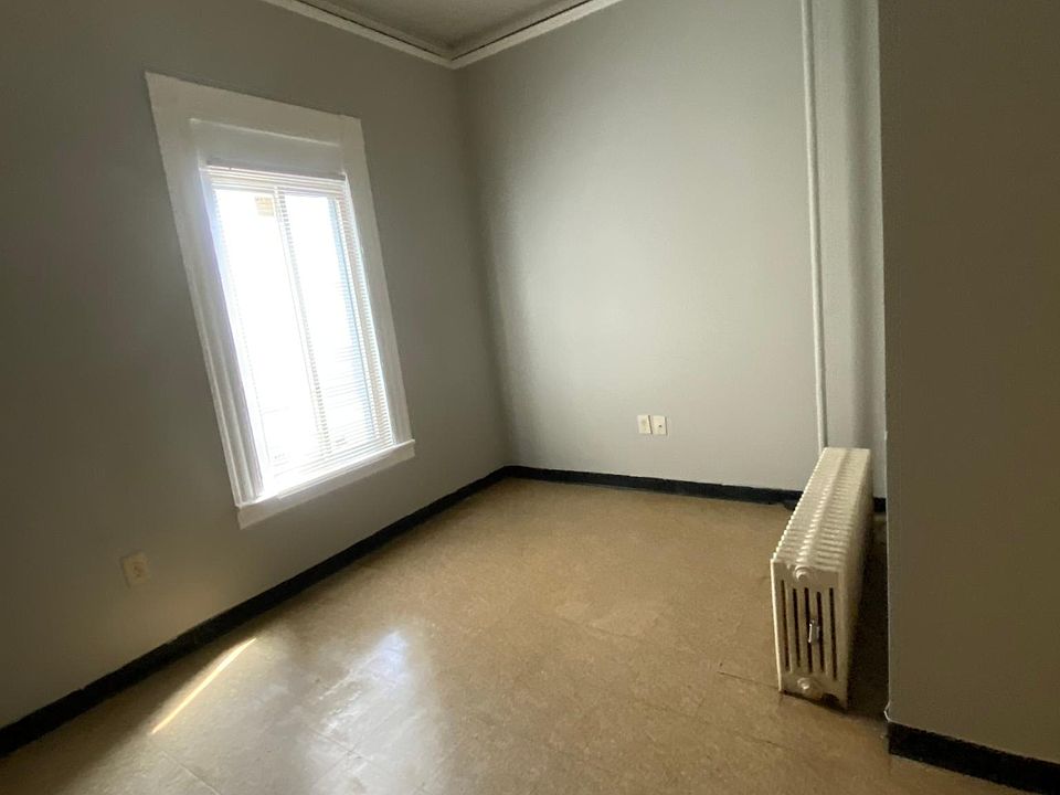 Building Photo 3